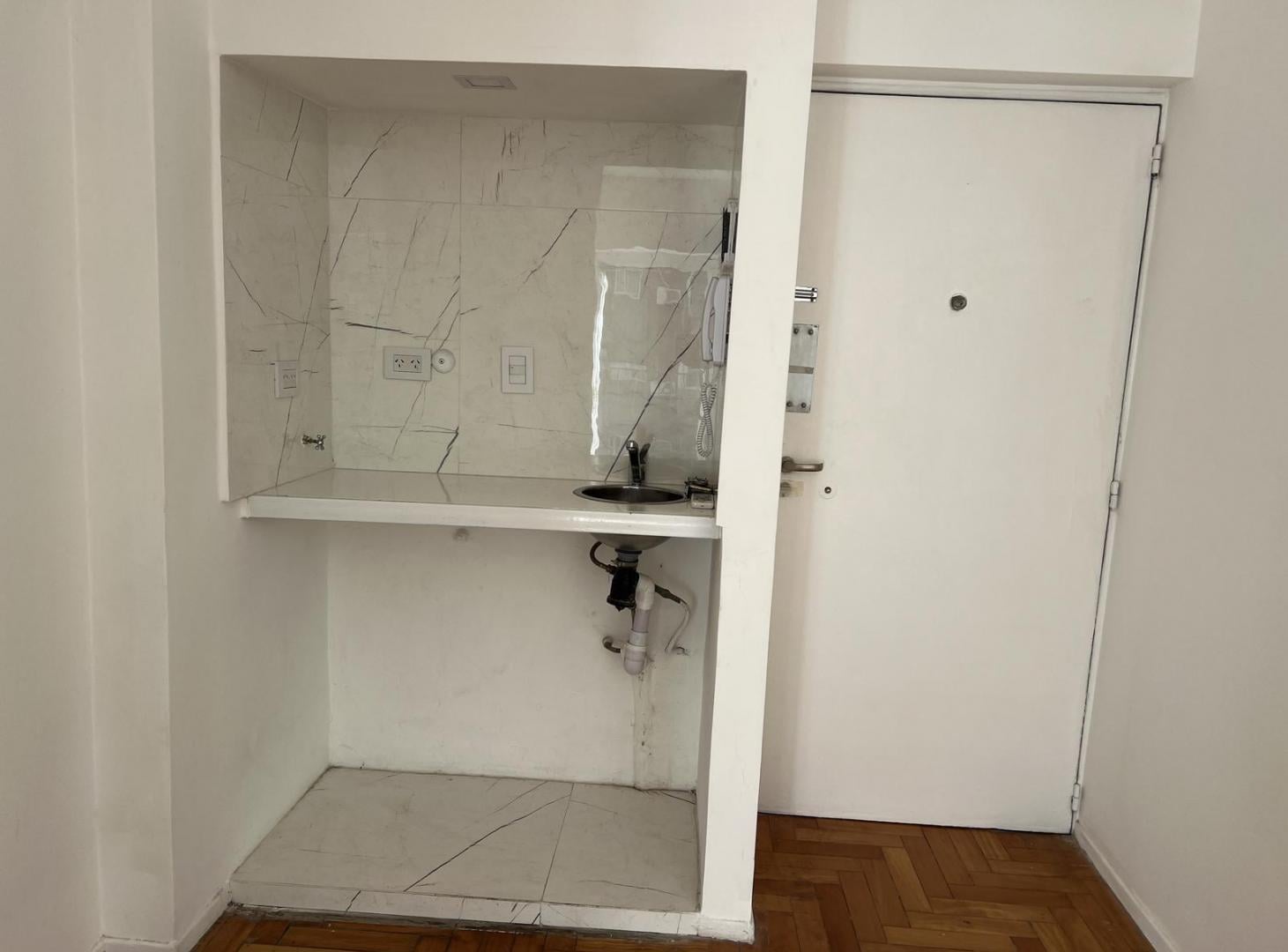 Foto de VENTA CAÑITAS Apto profesional VIVIENDA u OFICINA / CONSULTORIO Bajas, imagen 1