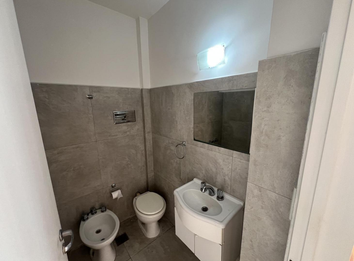 Foto de VENTA CAÑITAS Apto profesional VIVIENDA u OFICINA / CONSULTORIO Bajas, imagen 5