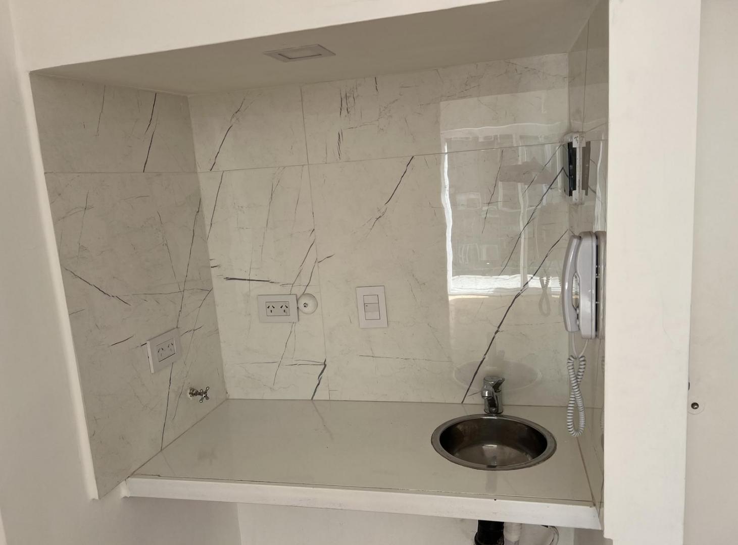 Foto de VENTA CAÑITAS Apto profesional VIVIENDA u OFICINA / CONSULTORIO Bajas, imagen 3