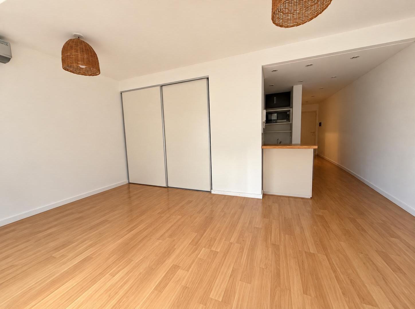 Foto de ALQUILER Monoambiente Bajas expensas Apto profesional consultorio, imagen 1