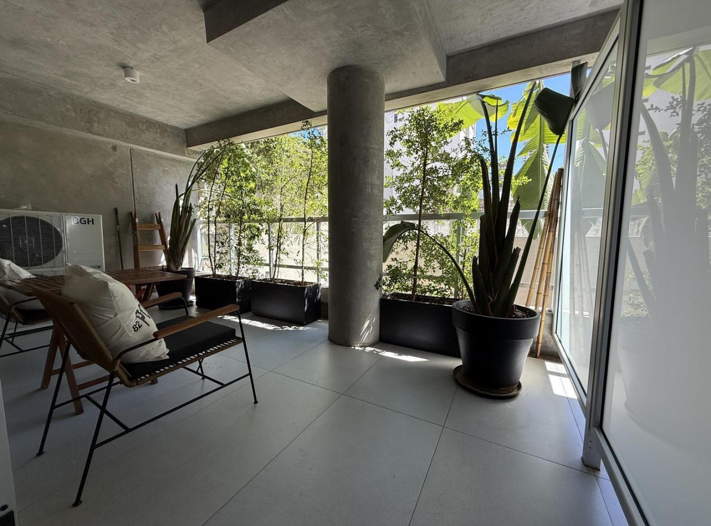 Foto de Venta: Hermosa oficina o vivienda de 72m2 sobre Av. Libertador! Piscina, imagen 4