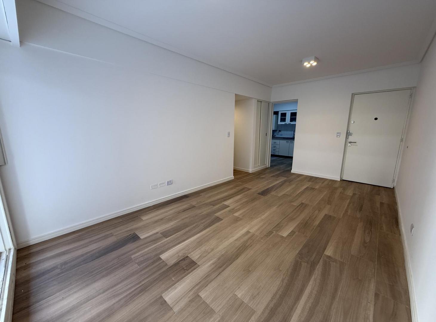 Foto de ALQUILER Departamento 3 ambientes baño y toilette patio y terraza, imagen 2