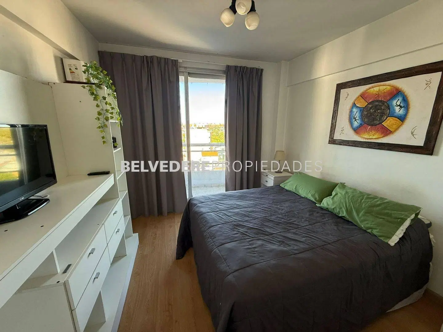 2 amb al frente en piso alto con balcón + full amenities | 3