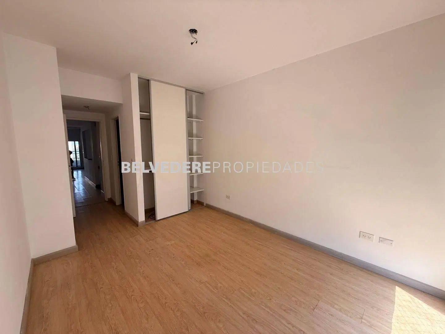 2 Ambientes Semipiso al Frente con Balcón Arenales 269 | Luminoso y Ventilació 2