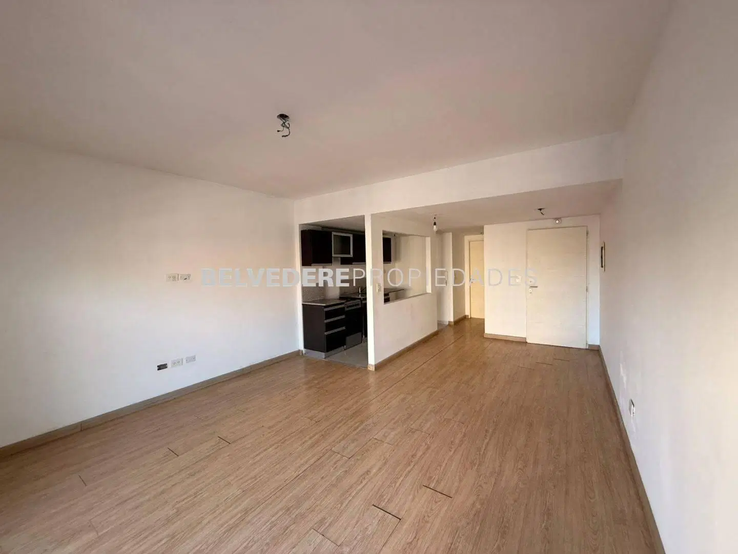 2 Ambientes Semipiso al Frente con Balcón Arenales 269 | Luminoso y Ventilació 3