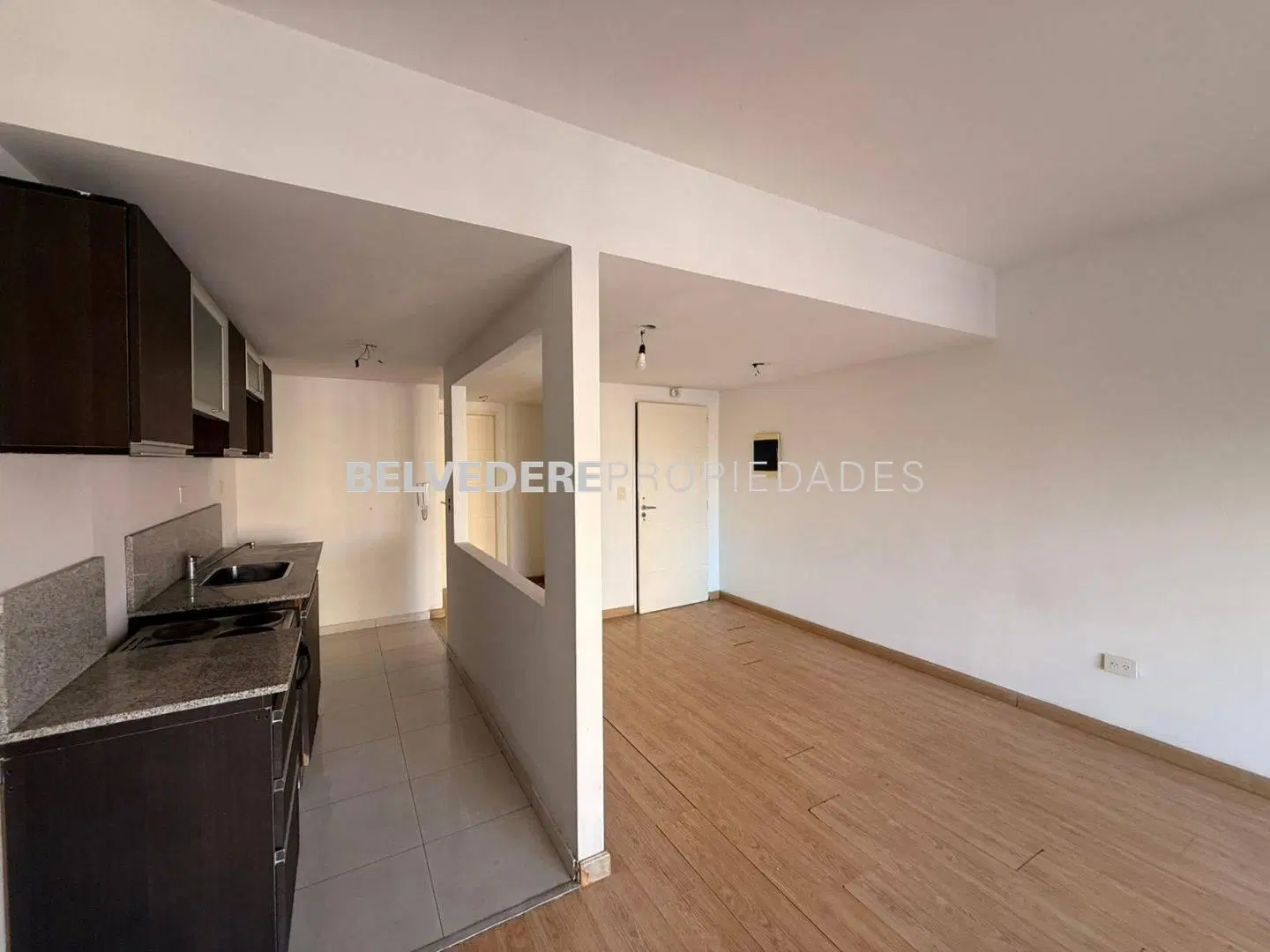 2 Ambientes Semipiso al Frente con Balcón Arenales 269 | Luminoso y Ventilació 1
