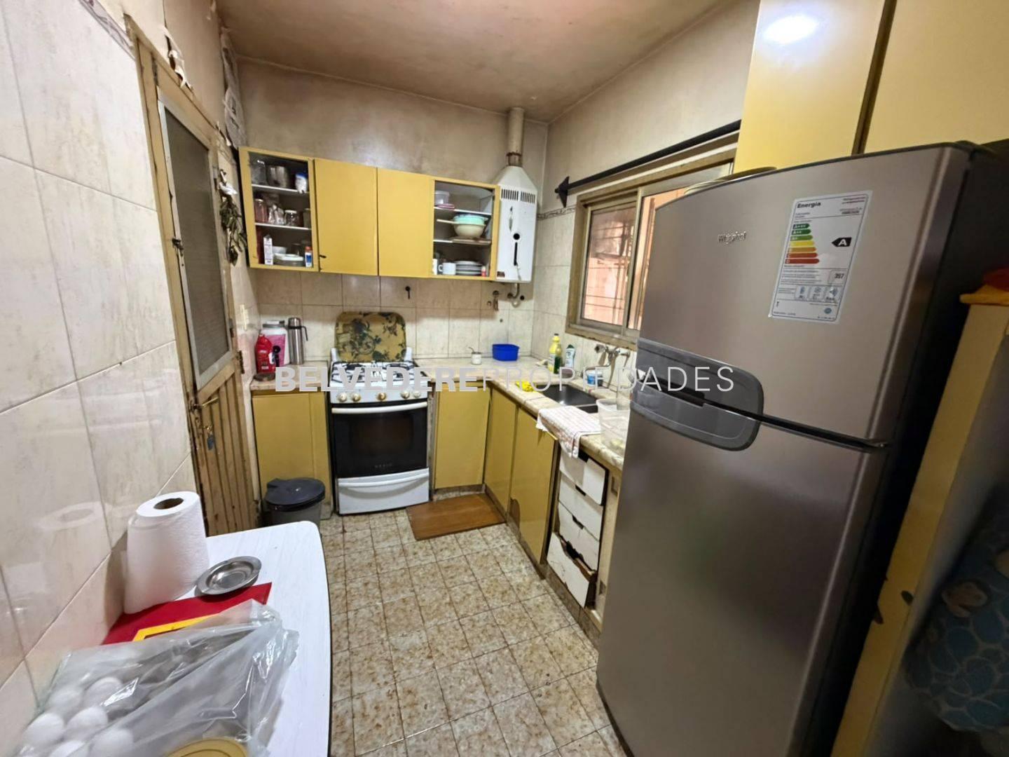 Foto de Casa 3 amb. en lote propio 10x10 - Sarandí, entre Belgrano y Mitre, imagen 2