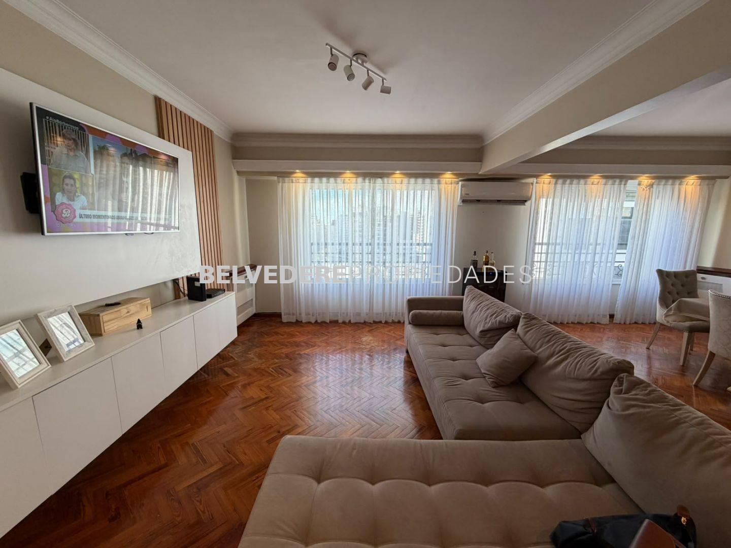 Foto de Semipiso 4 amb. apto crédito en último piso, edificio francés - Centro, imagen 2