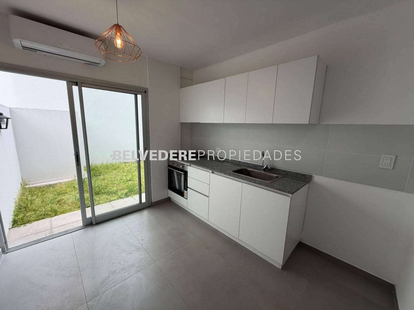 Foto de Departamento 3 ambientes a estrenar con patio y cochera doble - Banfield, imagen 3