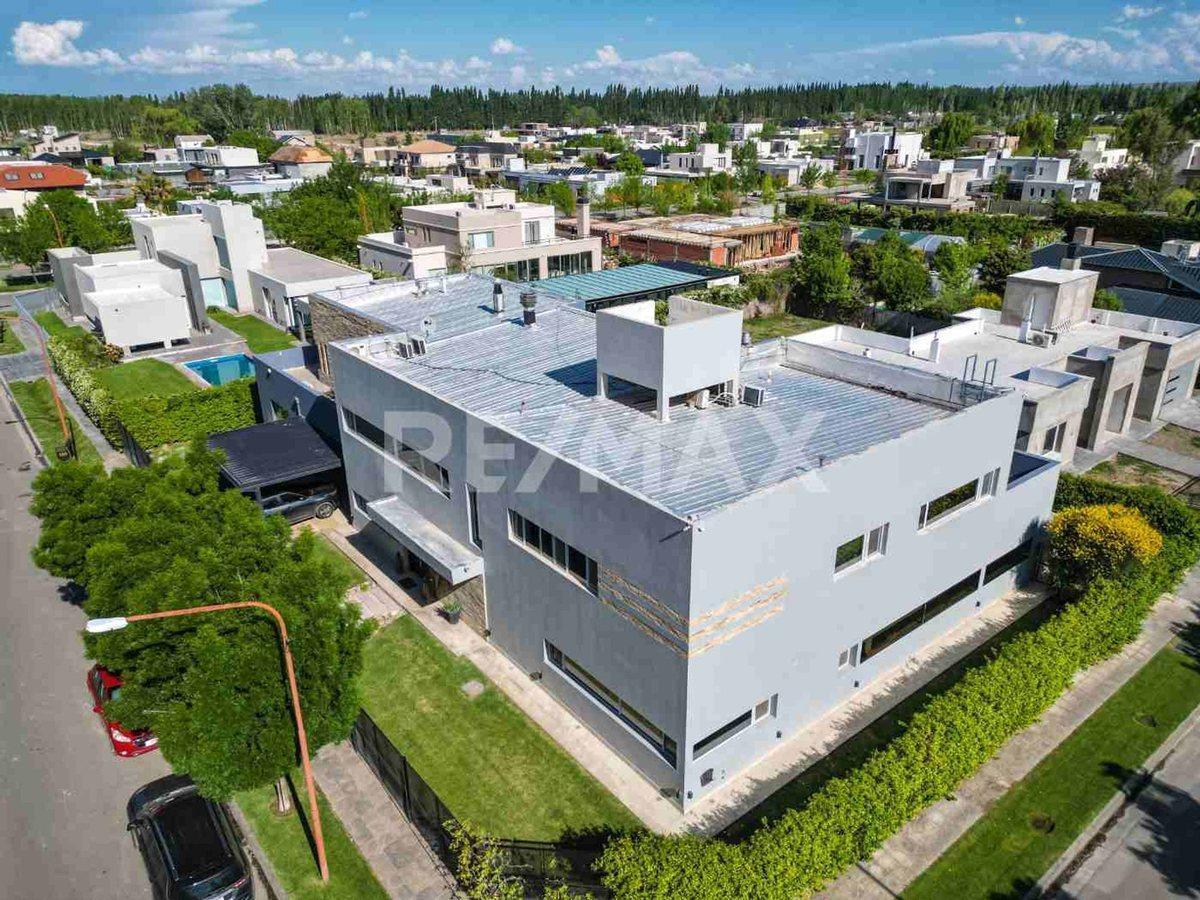 Venta Casa Nivel Gerencial Manzanar Millenium 1