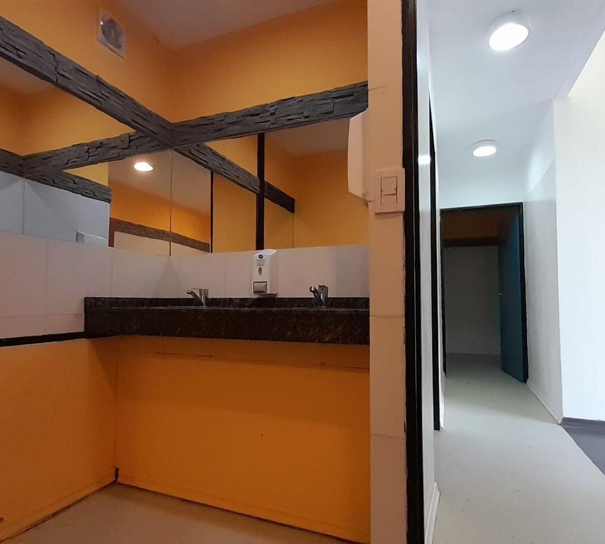Venta Salon Comercial, La Herradura, Plottier 2