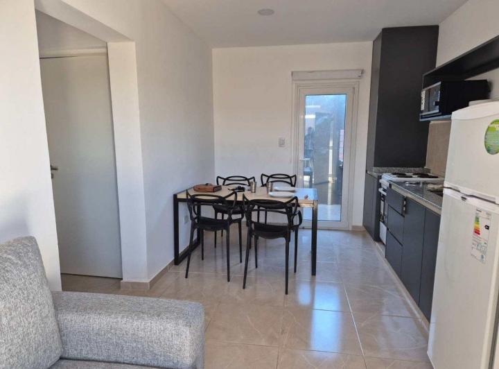 ALQUILER DEPARTAMENTO DOS DORMITORIOS AÑELO 5