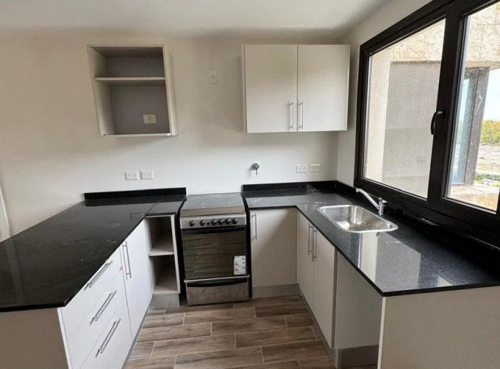 VENTA DEPARTAMENTO 2 DORM CON TERRAZA, B° CANALES 5