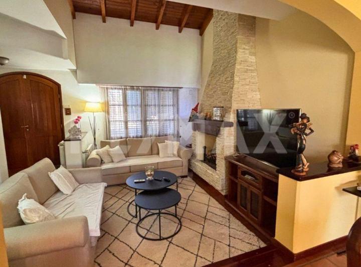 CASA 4 DORM CON QUINCHO Y PILETA CLIMATIZADA 3