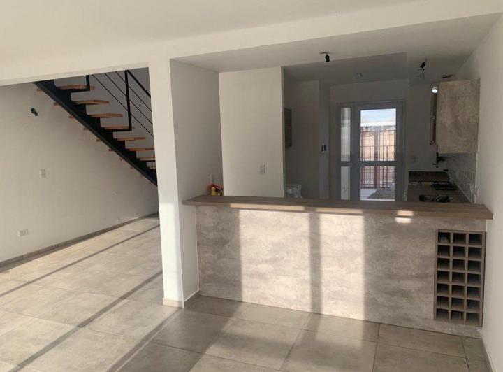 VENTA DUPLEX DOS DORMITORIOS, LOTEO CONFLUENCIA 4