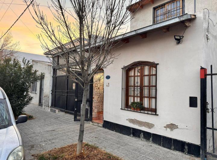 VENTA CASA 4 DORMITORIOS + DEPARTAMENTO 2