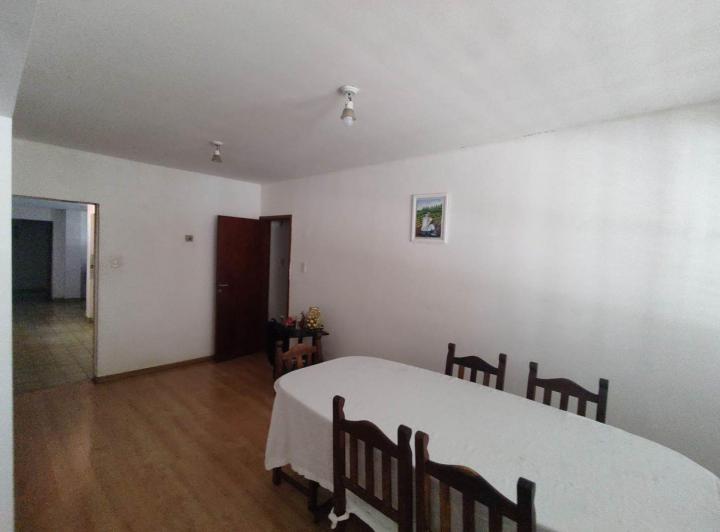 VENTA CASA 4 DORMS. C/COCHERA MANZANAR CIPOLLETTI 5