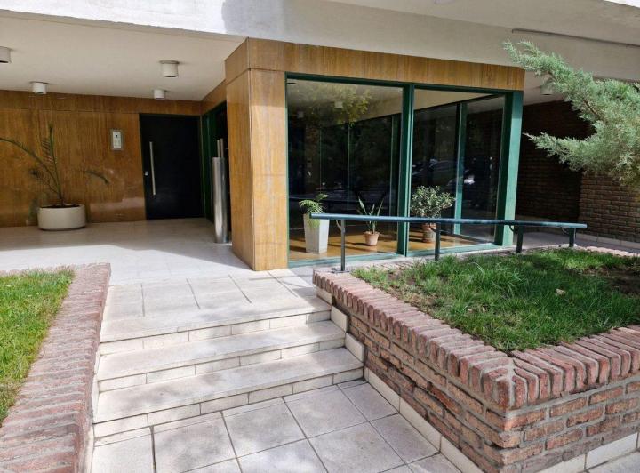 VENTA DE DEPTO 3 DORM CON COCHERA - CENTRO NQN 2