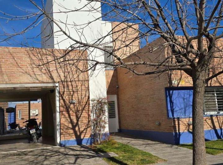 VENTA CASA 3 DORM CON PILETA EN CIPO 5