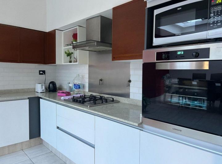 VENTA CASA 3 DORMITORIOS BARRIO SANTA GENOVEVA 4