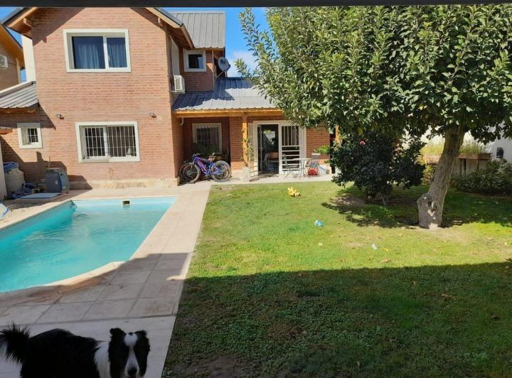 VENTA CASA NIVEL GERENCIAL 4 DORMITORIOS PLOTTIER 2