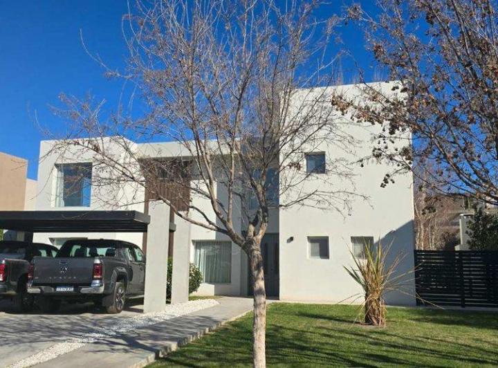 ALQUILER CASA BARRIO PRIVADO COSTA AZUL 4