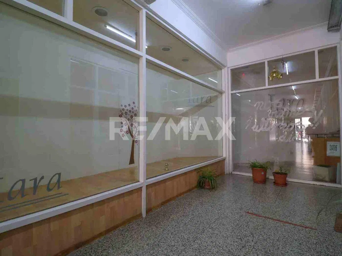VENTA 4 LOCALES COMERCIALES GALERIA EDIFICIO ROCA 4