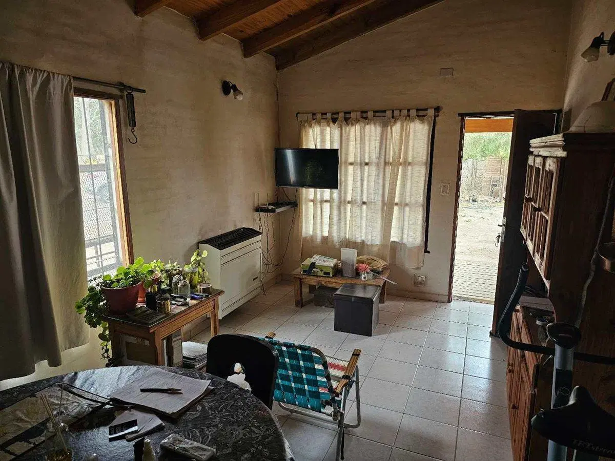 VENTA 2 CASAS CALLE JAMAICA 267 CATRIEL RIO NEGRO 3