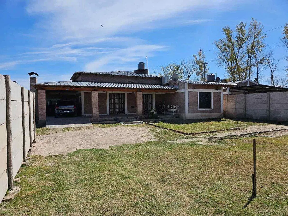 VENTA 2 CASAS CALLE JAMAICA 267 CATRIEL RIO NEGRO 4