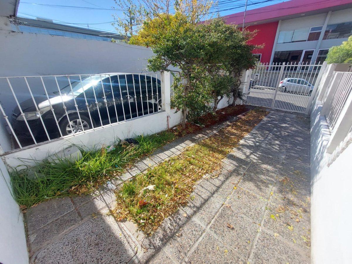 VENTA TRÍPLEX APTO CRÉDITO - B° SANTA GENOVEVA
