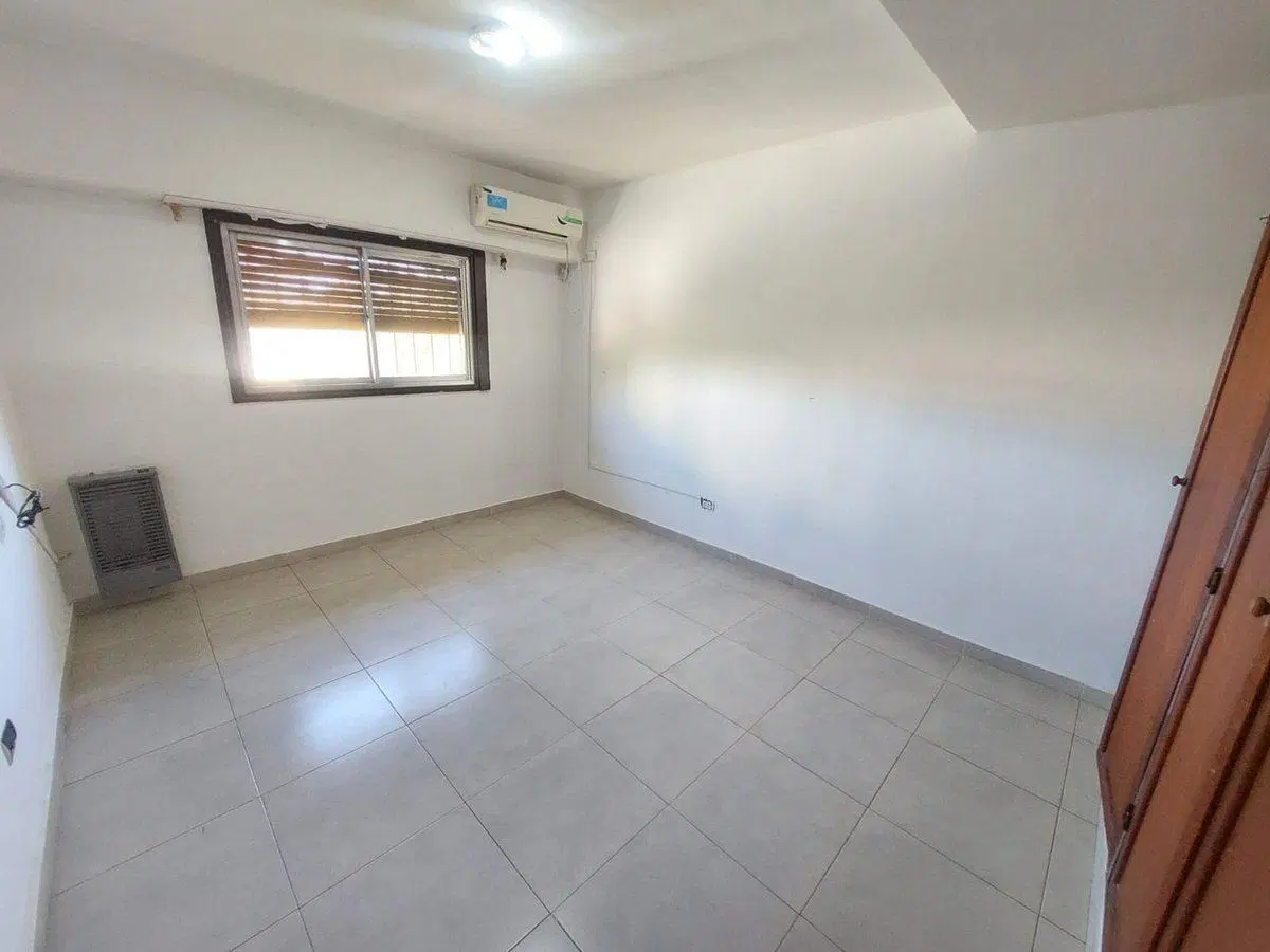 VENTA TRÍPLEX APTO CRÉDITO - B° SANTA GENOVEVA 2