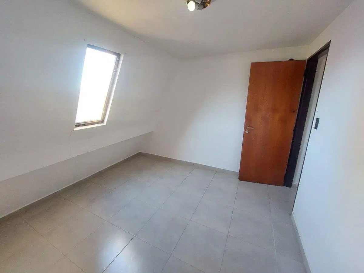 VENTA TRÍPLEX APTO CRÉDITO - B° SANTA GENOVEVA 5
