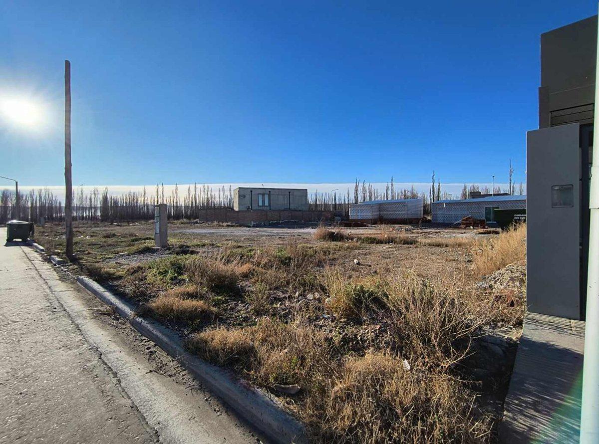 VENTA TERRENO PLOTTIER, LOTEO CONFLUENCIA