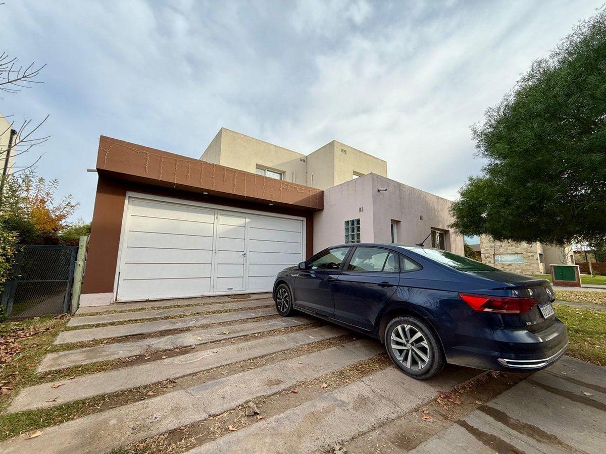 CASA EN VENTA B° PUEBLO DEL SOL