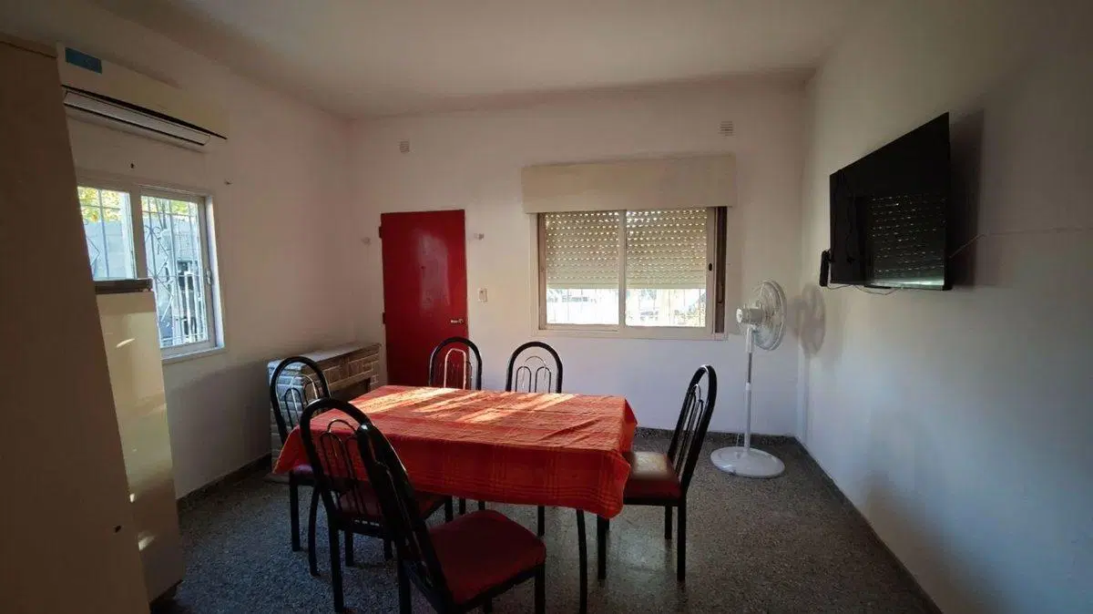 CASA EN PB EN ESQUINA - SATURNINO TORRES Y COLIHUE 4