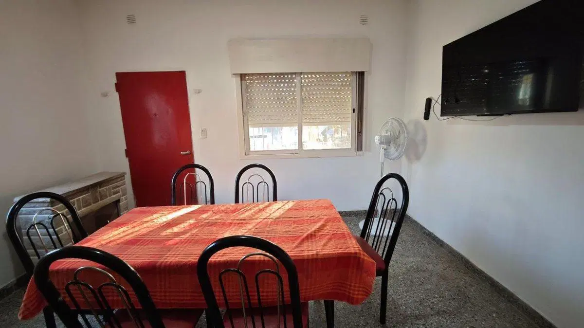 CASA EN PB EN ESQUINA - SATURNINO TORRES Y COLIHUE 5
