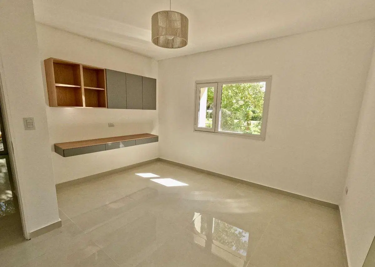 Venta Casa 4 dormitorios en barrio privado 5