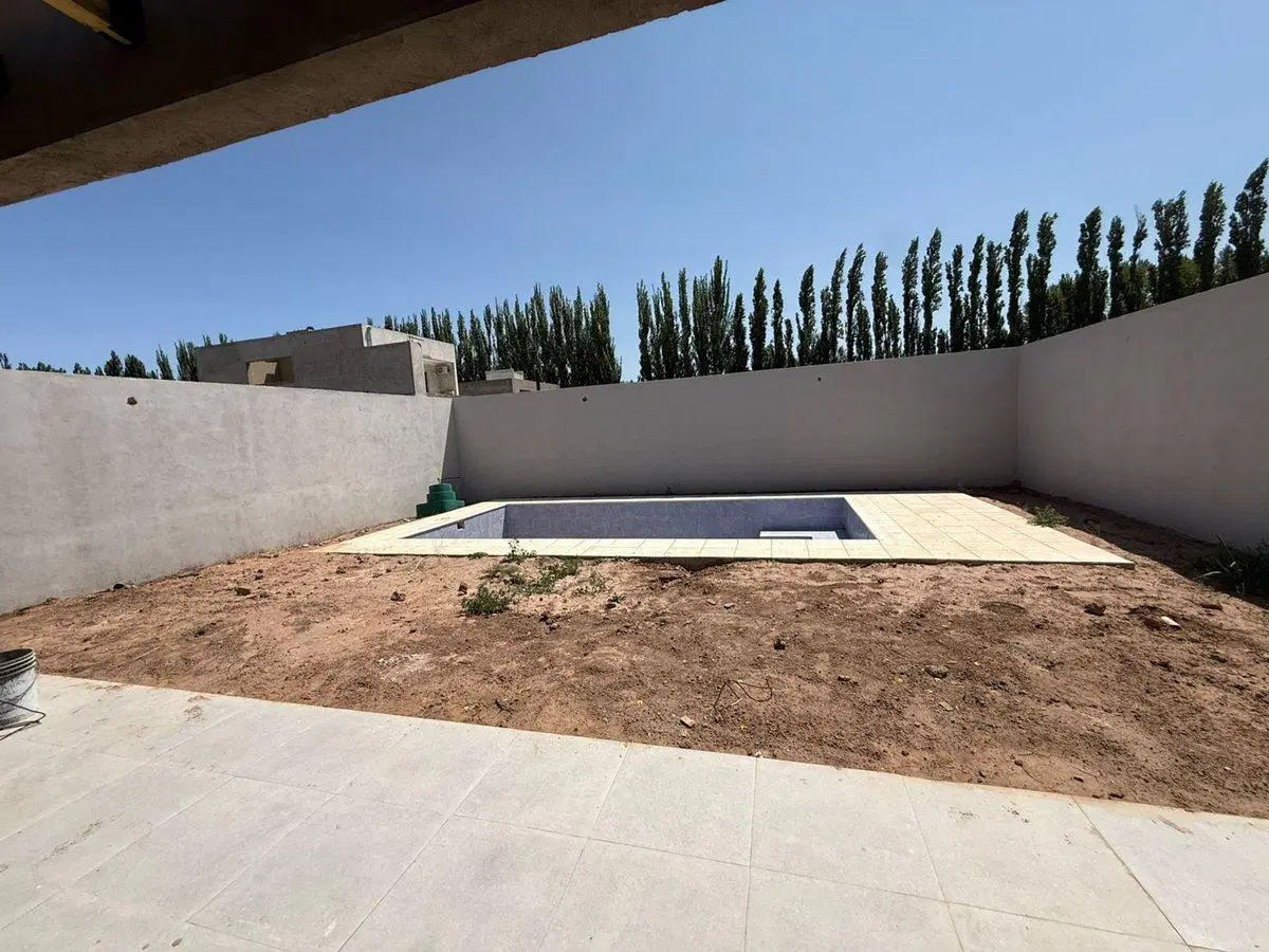 VENTA CASA 3 DORMITORIOS, LA CONSUELO, CENTENARIO 5