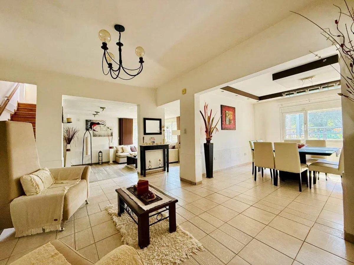 VENTA CASA 3 DORMITORIOS CENTRO NEUQUEN 4