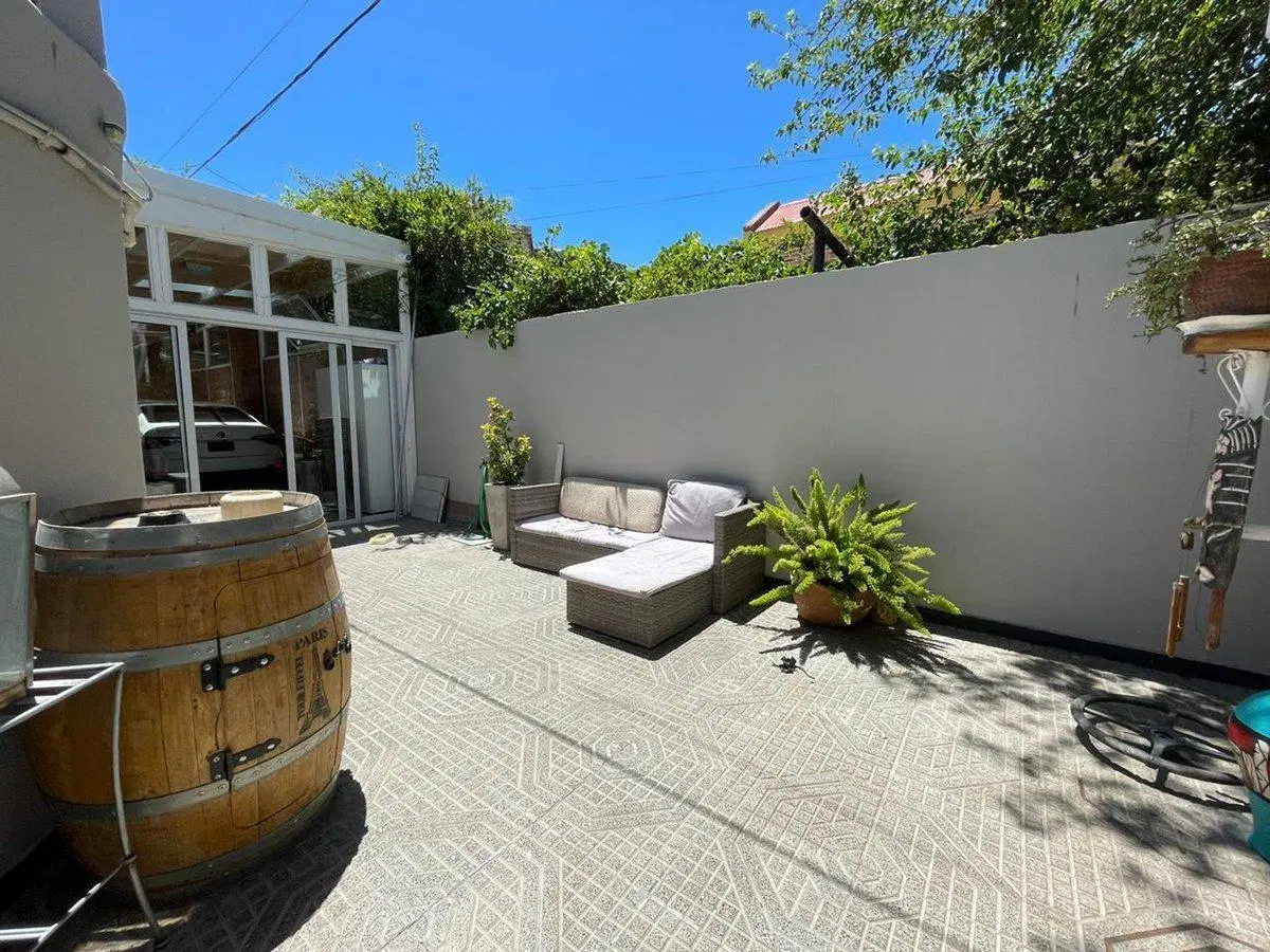 VENTA CASA 4 DORMITORIOS CON PILETA, CENTRO ESTE 2