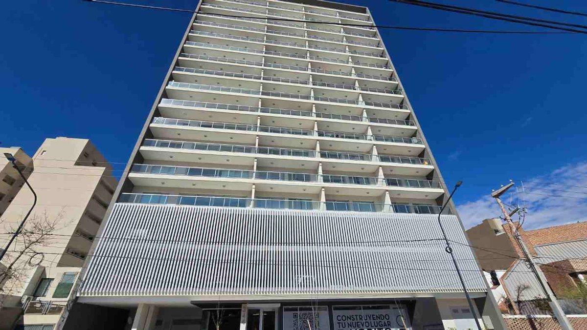 VENTA DTO 2 DORM + COCHERA, EDIFICIO ALMA BARDA