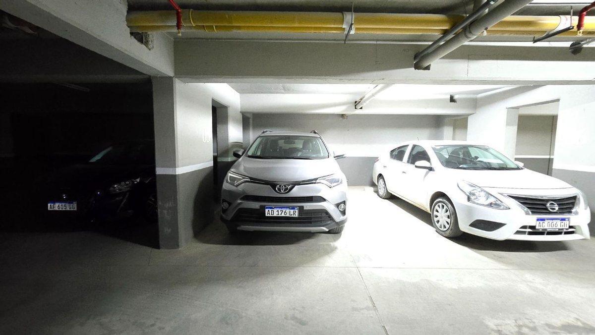 VENTA DTO 2 DORM + COCHERA, EDIFICIO ALMA BARDA