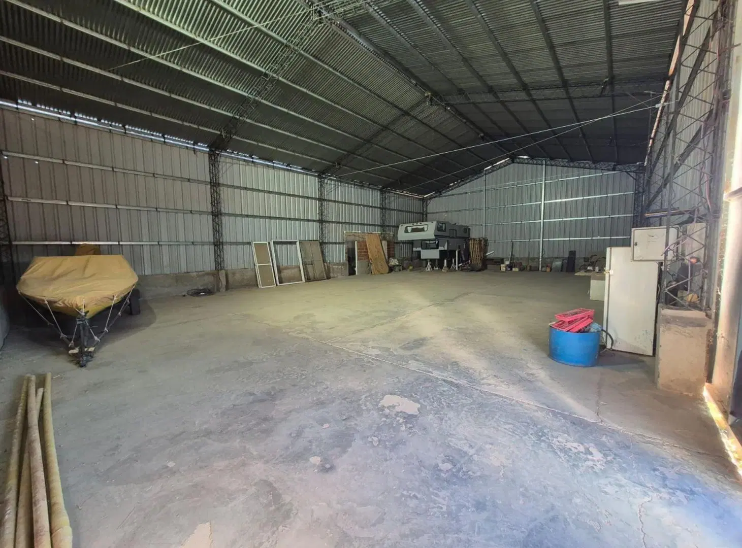 ALQUILER BASE INDUSTRIAL RINCON DE LOS SAUSES 4