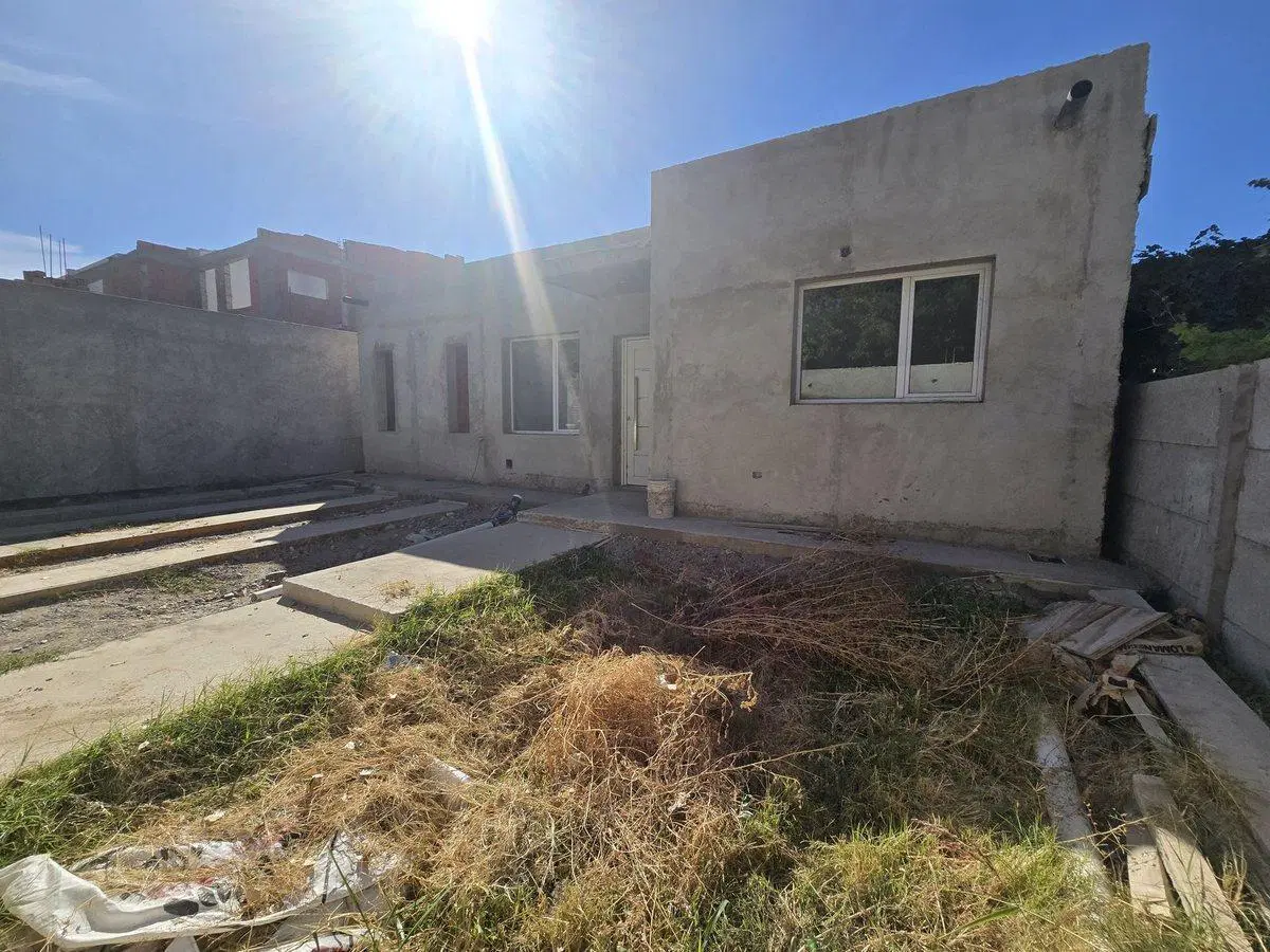 VENTA CASA EN COSTRUCCION BARRIO ECOR 1 PLOTTIER 3