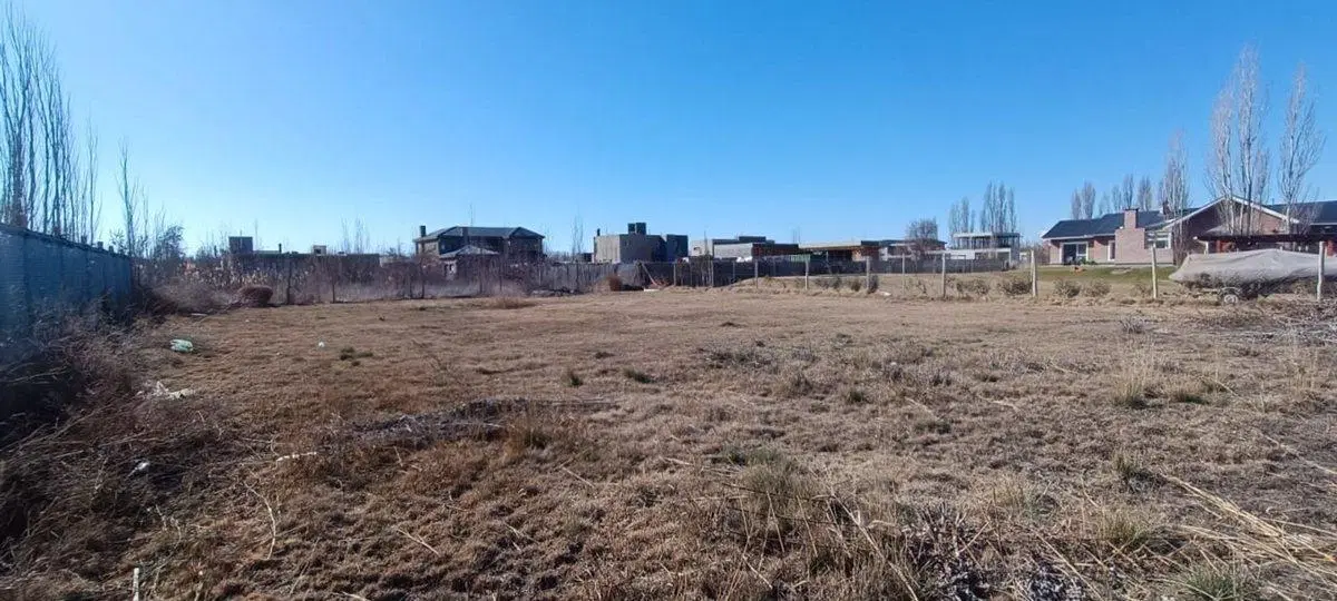 VENTA  LOTE CON GAS, B° EL VERGEL 2