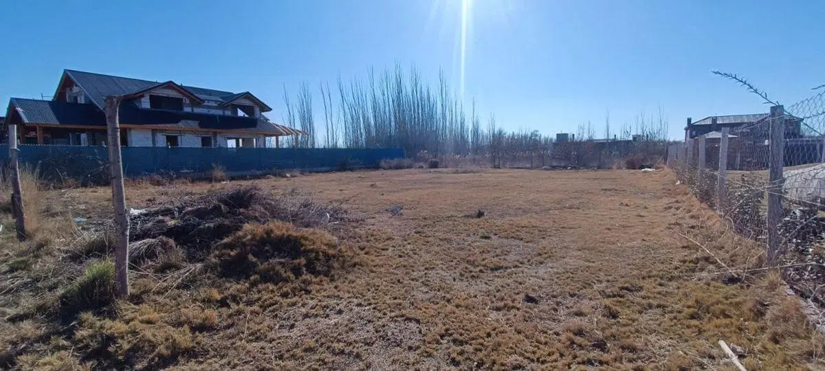 VENTA  LOTE CON GAS, B° EL VERGEL 5