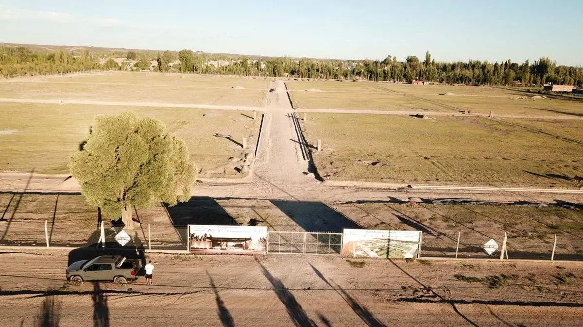 VENTA LOTE 800 M2 - BARRIO LA PAUSA - CIPOLLETTI 4