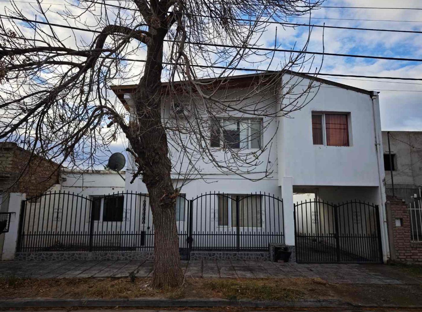 CASA 2 DORM+DEPTO 2 DORM- B° LOS CANALES, PLOTTIER