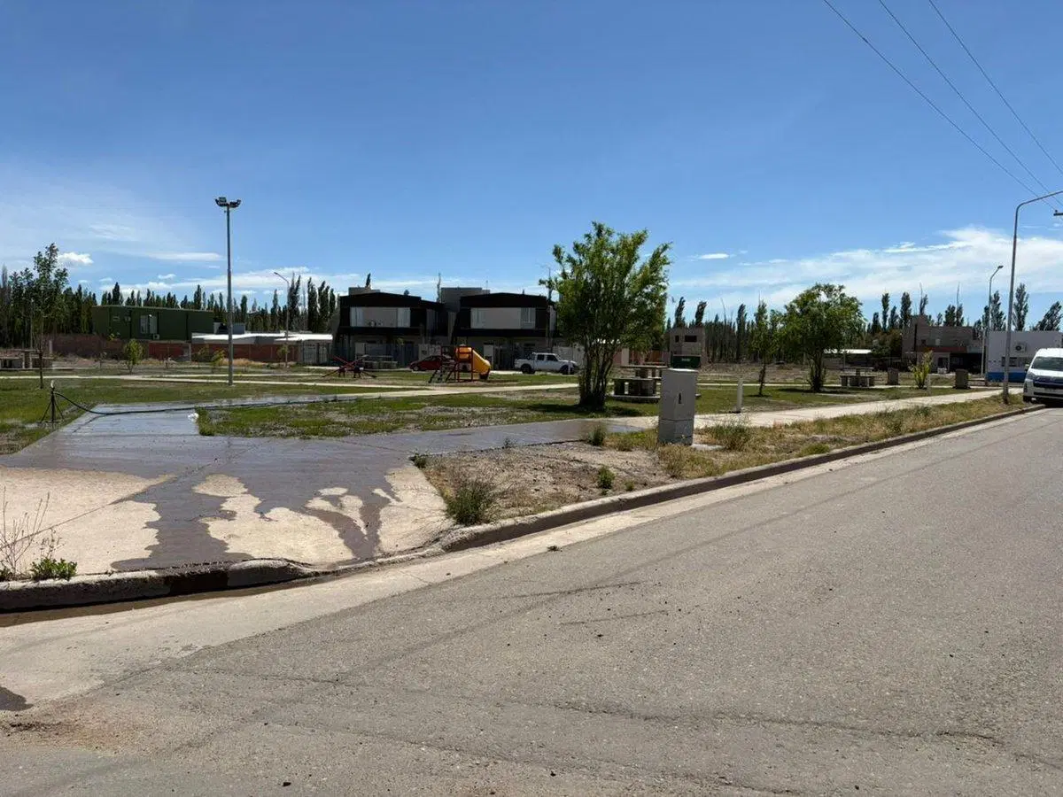 VENTA LOTES 300m2 EN LOTEO CONFLUENCIA 4