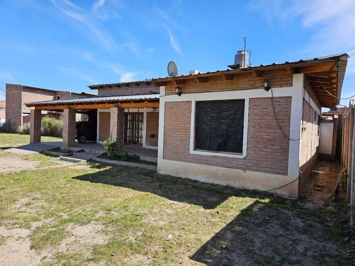 VENTA 2 CASAS CALLE JAMAICA 267 CATRIEL RIO NEGRO 5